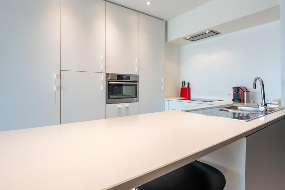 Eliza - Luxurious Apartment With Stunning Sea Views Остенде Экстерьер фото